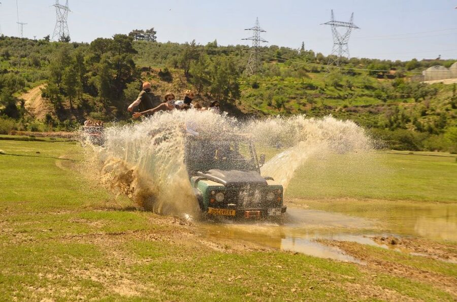 Side: Green Canyon and Waterfall Jeep Safari with Lunch - Green Lake is the heart of the day