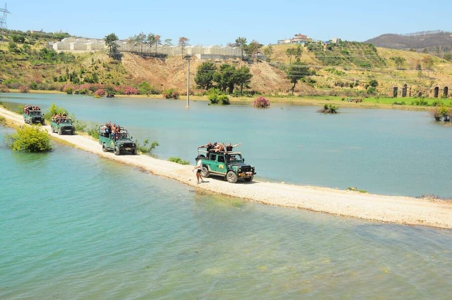 Side Green Canyon Off-Road Jeep Safari Adventure with Lunch - Riverside lunch in a local restaurant