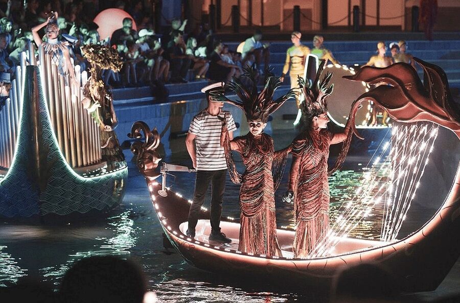 Side: Land of Legends Bus Transfers and Boat Parade - What the strongest feedback tells you
