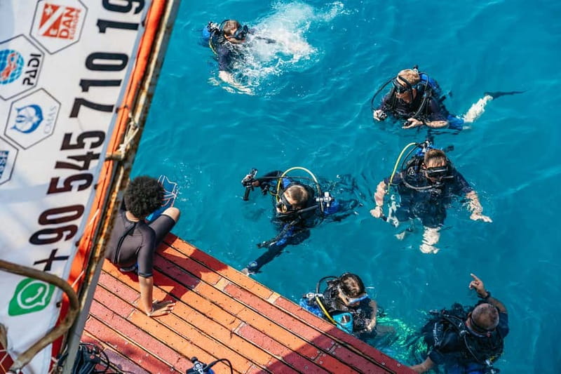 Side: Scuba Diving, Underwater Museum, 2 Dives incl. Lunch - Lunch aboard while the boat moves on