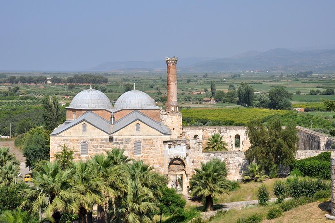 SKIP-THE-LINE: Group or Private Ephesus & Artemis Tour with LUNCH - Lunch, carpets, and a taste of local commerce