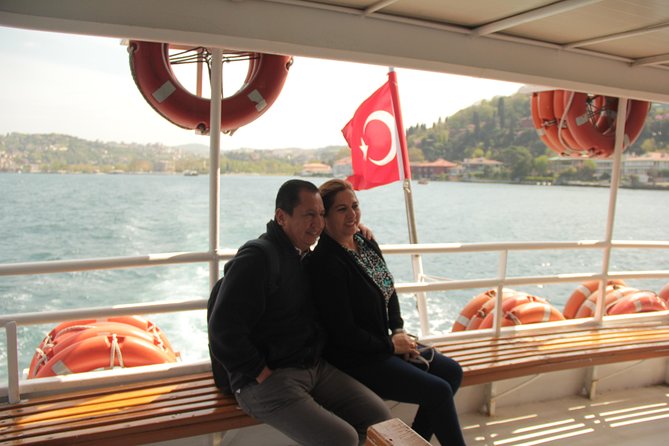 Small Group Full-Day Istanbul: Old City, Bosphorus Cruise & Lunch - A three-course Turkish lunch