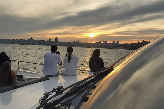 Sunset Cruise on Luxury Yacht with Transfers - The Asian shore: Anadolu Fortress, Küçüksu, and Kuleli