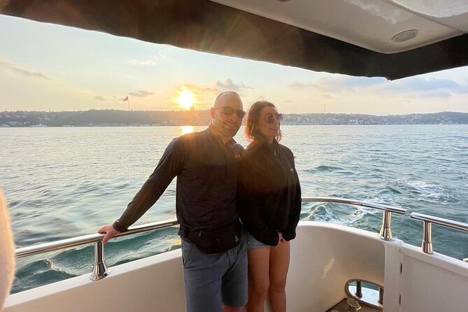 Sunset Cruise on Luxury Yacht with Transfers - Üsküdar and the Maiden’s Tower at sunset