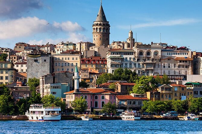 Sunset Cruise with Stop along Asia: Discover Istanbul's Bosphorus - The Asian shore: Anadolu Fortress and Küçüksu Pavilion