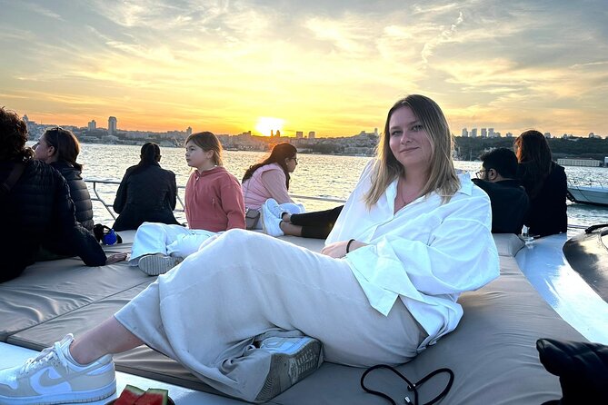 Sunset or Daytime Istanbul Guided Luxury Yacht Cruise with Snacks - FAQ