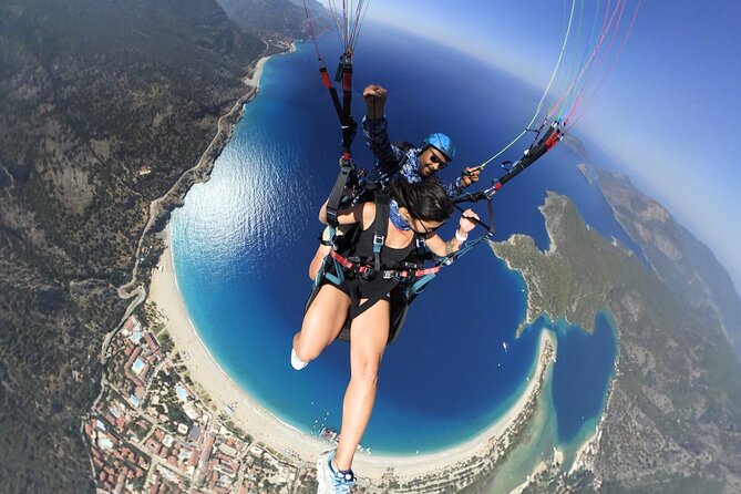 Tandem Paragliding Flight Experience Babadağ Mountain Fethiye - Choosing between a calm glide and extra spins