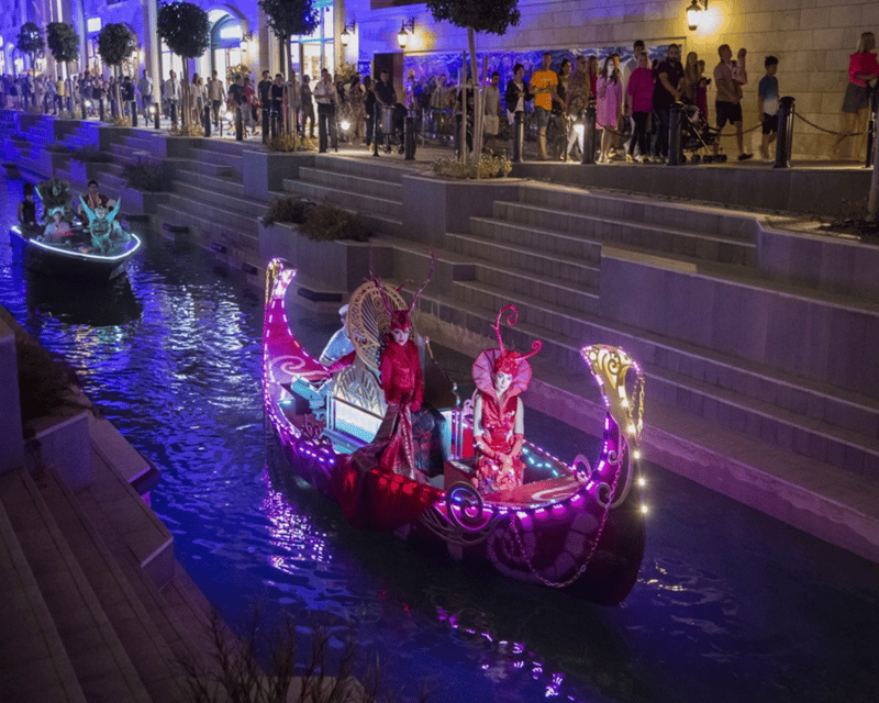 The Land of Legends Night Show & Shopping Avenue - Water, light, and music at the fountain show