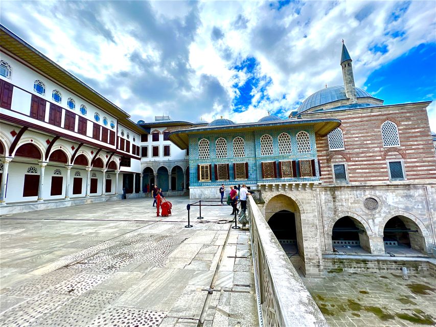 Topkapi Palace&Harem-Guided Tour-Skip lines- All tickets inc - The second courtyard: councils, kitchens, and the Harem