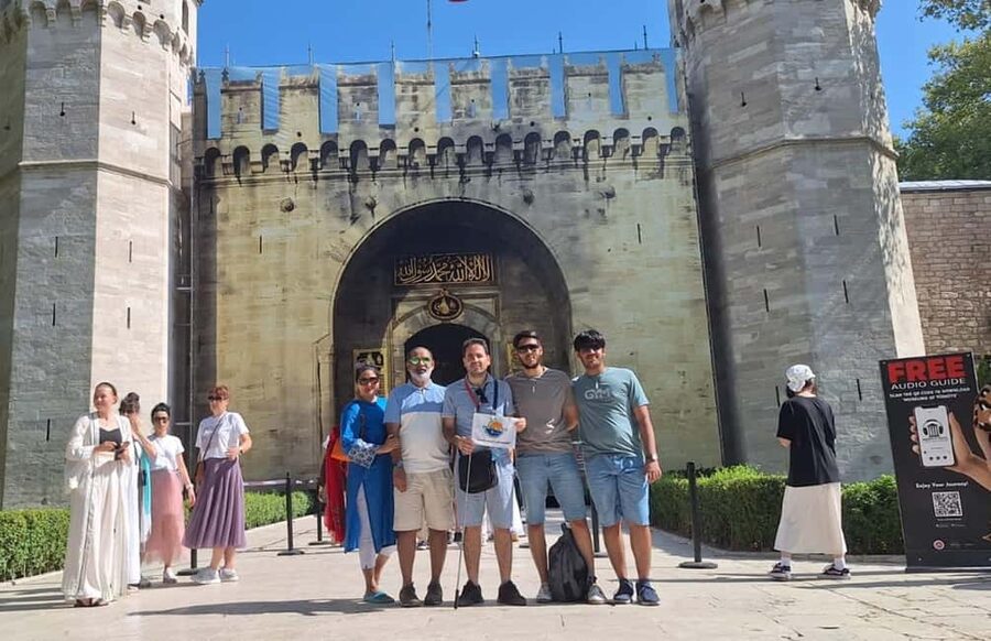 Topkapi Palace & Harem, Skip-the-Line Entry with SMALL GROUP - Entering through the palace gates