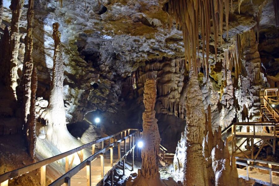 Trabzon: Sümela Monastery, Cave, and Hamsiköy Daily Tour - Reaching the cliffside monastery