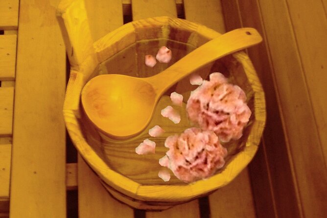 Turkish Bath with Oil Massage - The included 30-minute oil massage