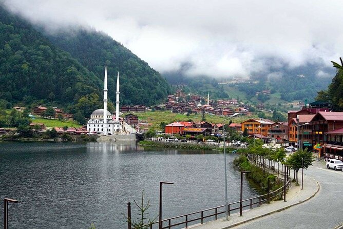 Uzungol Tour: Full-Day Nature Adventure with Tea Factory Visit - Guide quality and the value of a small group